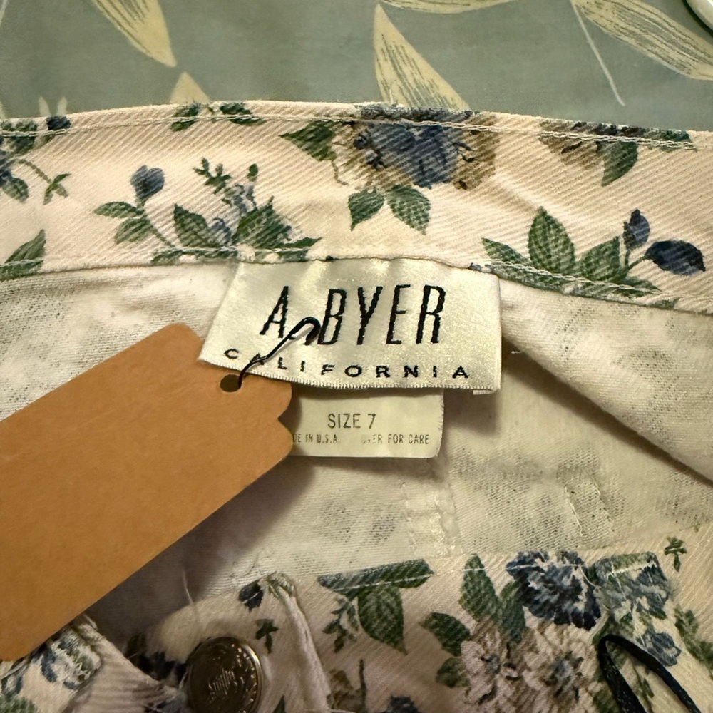 VINTAGE Y2K 90s AMY BYER  Blue Floral White Denim Skort Waist Size 7 - Picture 6 of 10